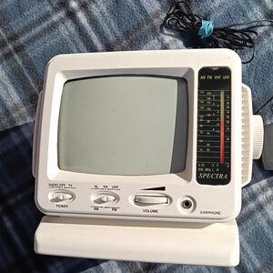 Spectra 5 Inch Black And White TV Radio Receiver Model 52-BWR-WA